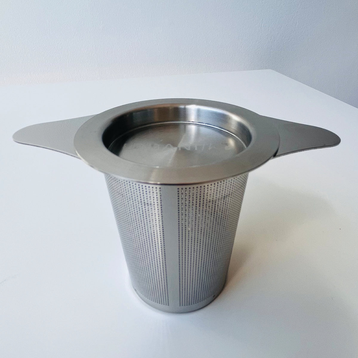 Infuseur Urbanithé en stainless pour tasse ou théière avec couvercle