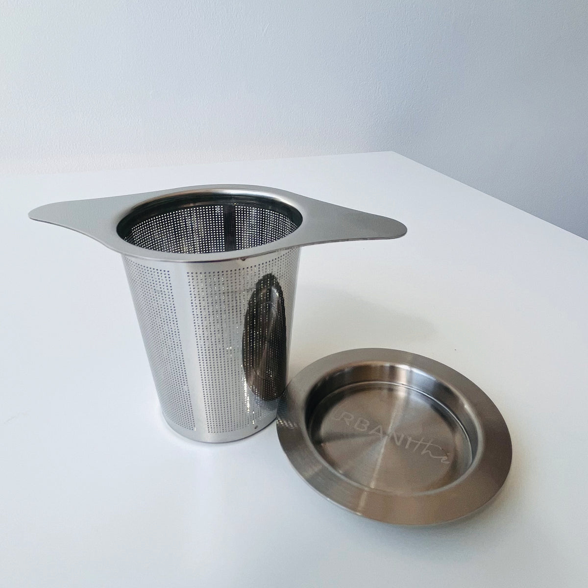 Infuseur Urbanithé en stainless pour tasse ou théière avec couvercle